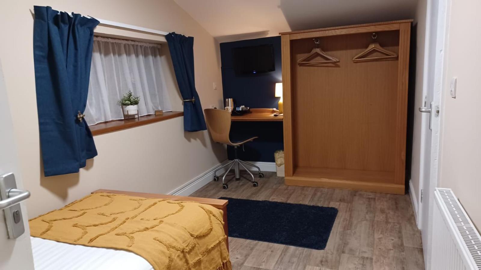 The Renishaw Rooms 外观 照片